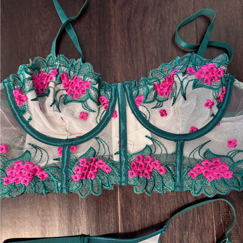 Floral Lace Bralette - Green and Pink 4 bras with matching bottoms NWOT